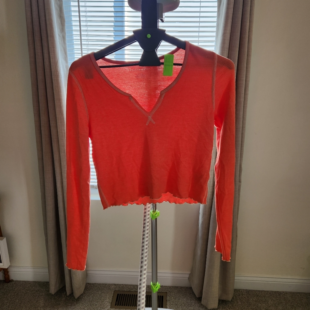 Long sleeves crop top size M